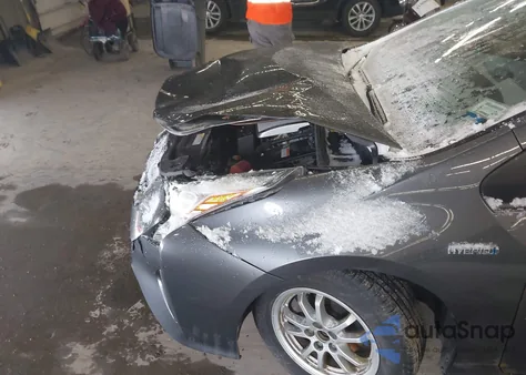 2016 Toyota Prius Two z USA, uszkodzony, nr VIN JTDKBRFU2G3003671